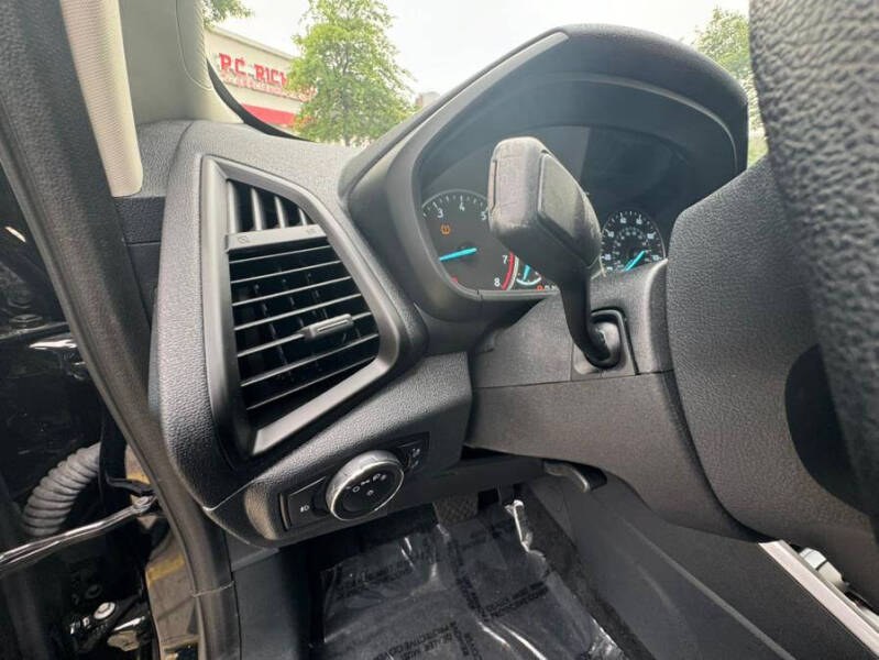 2022 Ford EcoSport SE 4WD, available for sale in Long Island City, New York | Luxury Of Queens. Long Island City, New York 2022 Ford EcoSport SE 4WD, available for sale in Long Island City, New York | Luxury Of Queens. Long Island City, New York