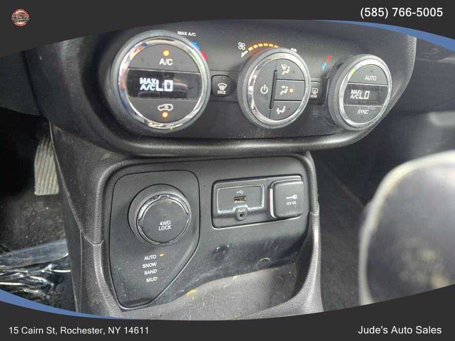 2017 Jeep Renegade Limited Sport Utility 4D, available for sale in Wolcott, New York | Auto Hunter CNY. Wolcott, New York 2017 Jeep Renegade Limited Sport Utility 4D, available for sale in Wolcott, New York | Auto Hunter CNY. Wolcott, New York