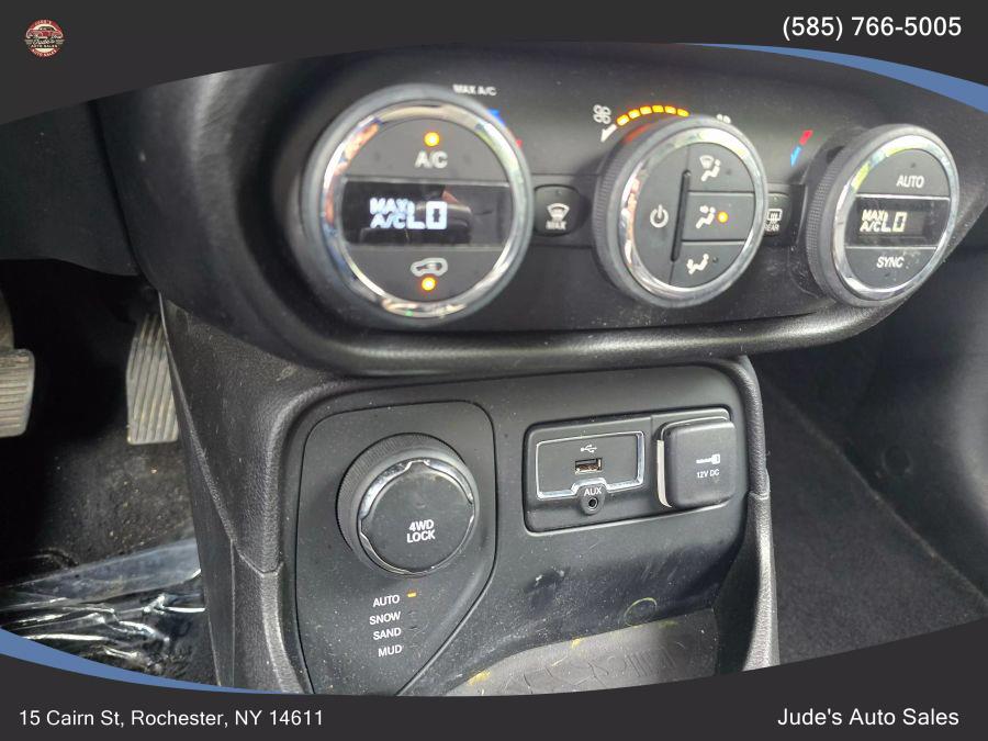 2017 Jeep Renegade Limited Sport Utility 4D, available for sale in Wolcott, New York | Auto Hunter CNY. Wolcott, New York 2017 Jeep Renegade Limited Sport Utility 4D, available for sale in Wolcott, New York | Auto Hunter CNY. Wolcott, New York