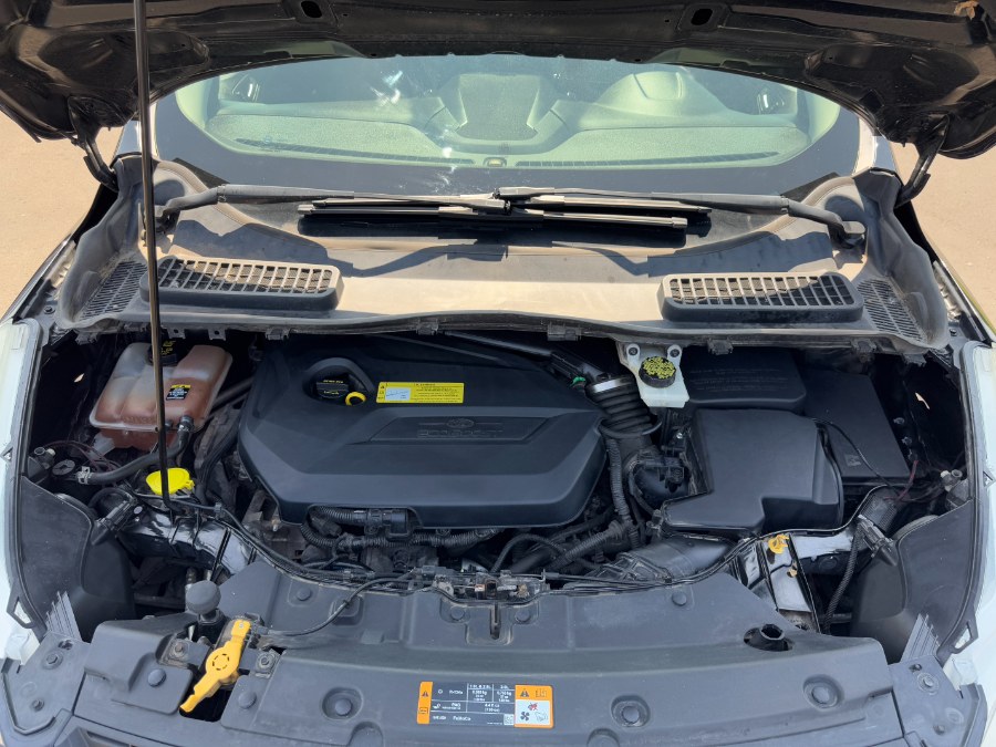 2013 Ford Escape 4WD 4dr SE, available for sale in Ortonville, Michigan | Marsh Auto Sales LLC. Ortonville, Michigan 2013 Ford Escape 4WD 4dr SE, available for sale in Ortonville, Michigan | Marsh Auto Sales LLC. Ortonville, Michigan