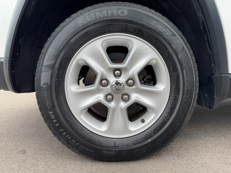 2014 Jeep Grand Cherokee 4WD 4dr Laredo, available for sale in Ortonville, Michigan | Marsh Auto Sales LLC. Ortonville, Michigan 2014 Jeep Grand Cherokee 4WD 4dr Laredo, available for sale in Ortonville, Michigan | Marsh Auto Sales LLC. Ortonville, Michigan