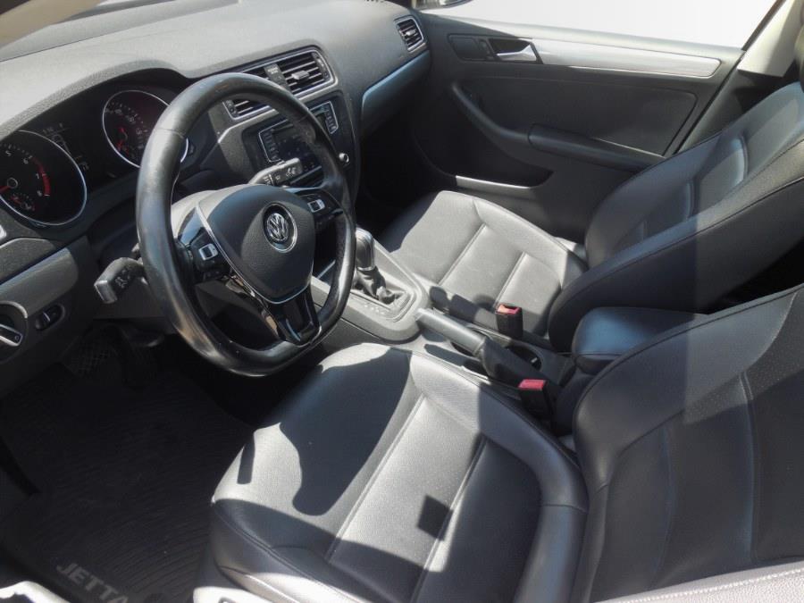2017 Volkswagen Jetta 1.4T SE Auto, available for sale in Hawaiian Gardens, California | Luxe Motors. Hawaiian Gardens, California 2017 Volkswagen Jetta 1.4T SE Auto, available for sale in Hawaiian Gardens, California | Luxe Motors. Hawaiian Gardens, California