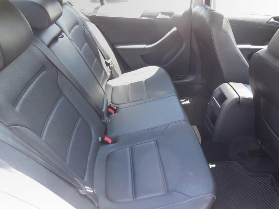 2017 Volkswagen Jetta 1.4T SE Auto, available for sale in Hawaiian Gardens, California | Luxe Motors. Hawaiian Gardens, California 2017 Volkswagen Jetta 1.4T SE Auto, available for sale in Hawaiian Gardens, California | Luxe Motors. Hawaiian Gardens, California