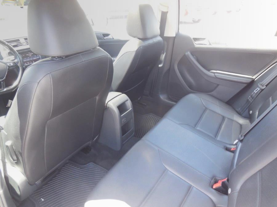 2017 Volkswagen Jetta 1.4T SE Auto, available for sale in Hawaiian Gardens, California | Luxe Motors. Hawaiian Gardens, California 2017 Volkswagen Jetta 1.4T SE Auto, available for sale in Hawaiian Gardens, California | Luxe Motors. Hawaiian Gardens, California