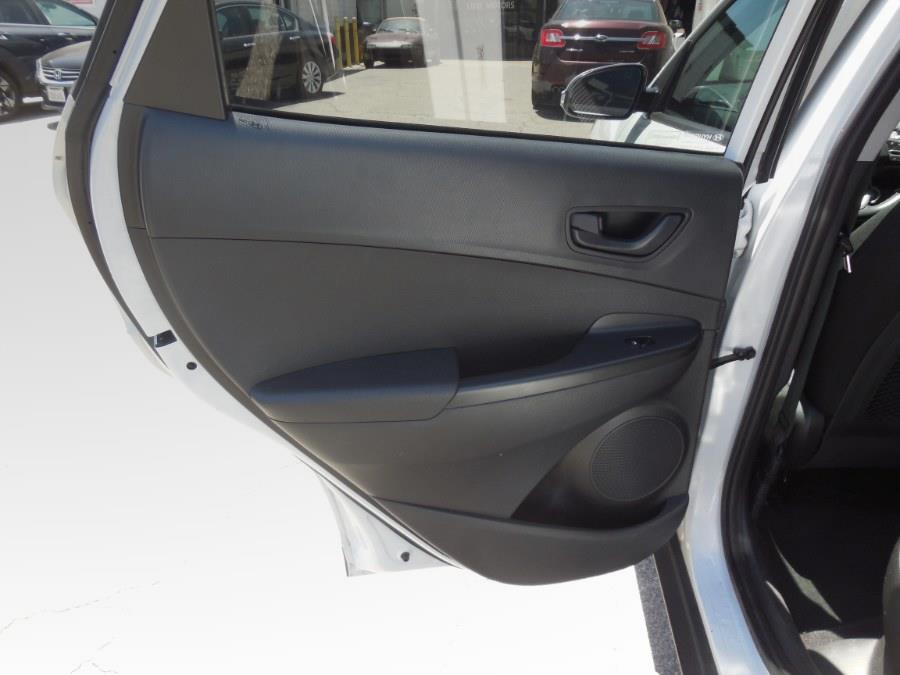 2019 Hyundai Kona SEL Auto FWD, available for sale in Hawaiian Gardens, California | Luxe Motors. Hawaiian Gardens, California 2019 Hyundai Kona SEL Auto FWD, available for sale in Hawaiian Gardens, California | Luxe Motors. Hawaiian Gardens, California