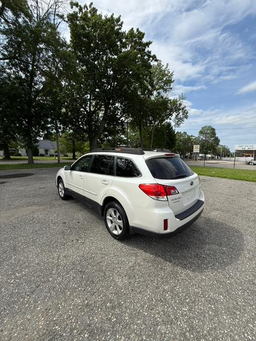 2014 Subaru Outback 4dr Wgn H4 Auto 2.5i Premium, available for sale in Springfield, Massachusetts | Auto Globe LLC. Springfield, Massachusetts 2014 Subaru Outback 4dr Wgn H4 Auto 2.5i Premium, available for sale in Springfield, Massachusetts | Auto Globe LLC. Springfield, Massachusetts