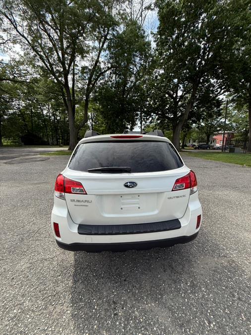 2014 Subaru Outback 4dr Wgn H4 Auto 2.5i Premium, available for sale in Springfield, Massachusetts | Auto Globe LLC. Springfield, Massachusetts 2014 Subaru Outback 4dr Wgn H4 Auto 2.5i Premium, available for sale in Springfield, Massachusetts | Auto Globe LLC. Springfield, Massachusetts