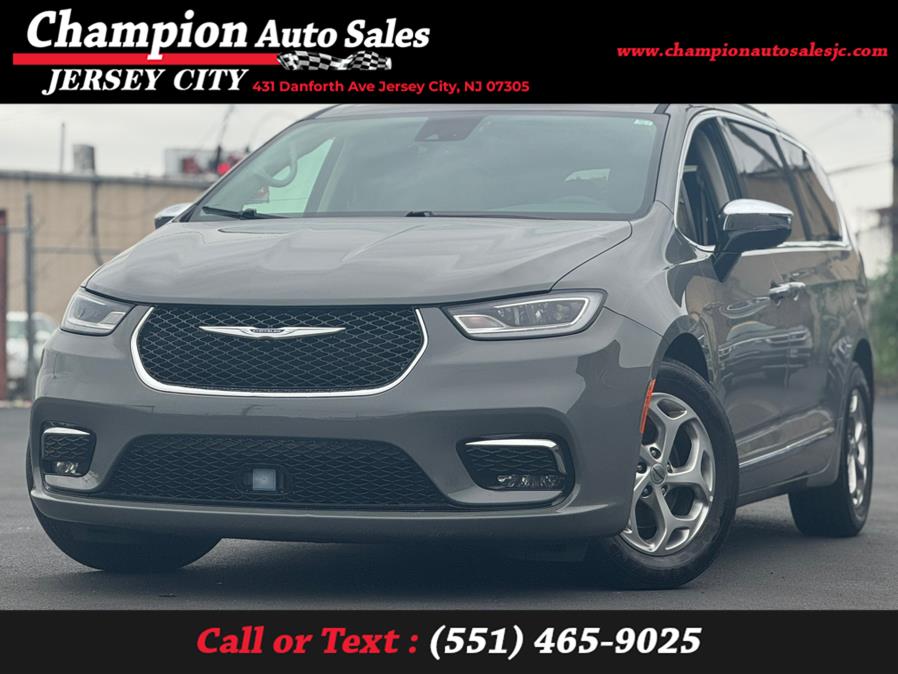 Used 2023 Chrysler Pacifica in Jersey City, New Jersey | Champion Auto Sales. Jersey City, New Jersey
