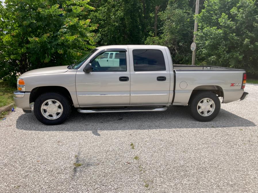 2005 GMC Sierra 1500 Crew Cab 143.5" WB 4WD SLE, available for sale in Neosho, Missouri | Xsell Auto LLC. Neosho, Missouri 2005 GMC Sierra 1500 Crew Cab 143.5" WB 4WD SLE, available for sale in Neosho, Missouri | Xsell Auto LLC. Neosho, Missouri
