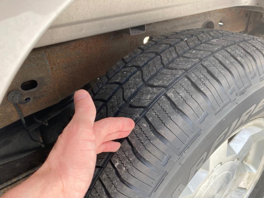 2005 GMC Sierra 1500 Crew Cab 143.5" WB 4WD SLE, available for sale in Neosho, Missouri | Xsell Auto LLC. Neosho, Missouri 2005 GMC Sierra 1500 Crew Cab 143.5" WB 4WD SLE, available for sale in Neosho, Missouri | Xsell Auto LLC. Neosho, Missouri