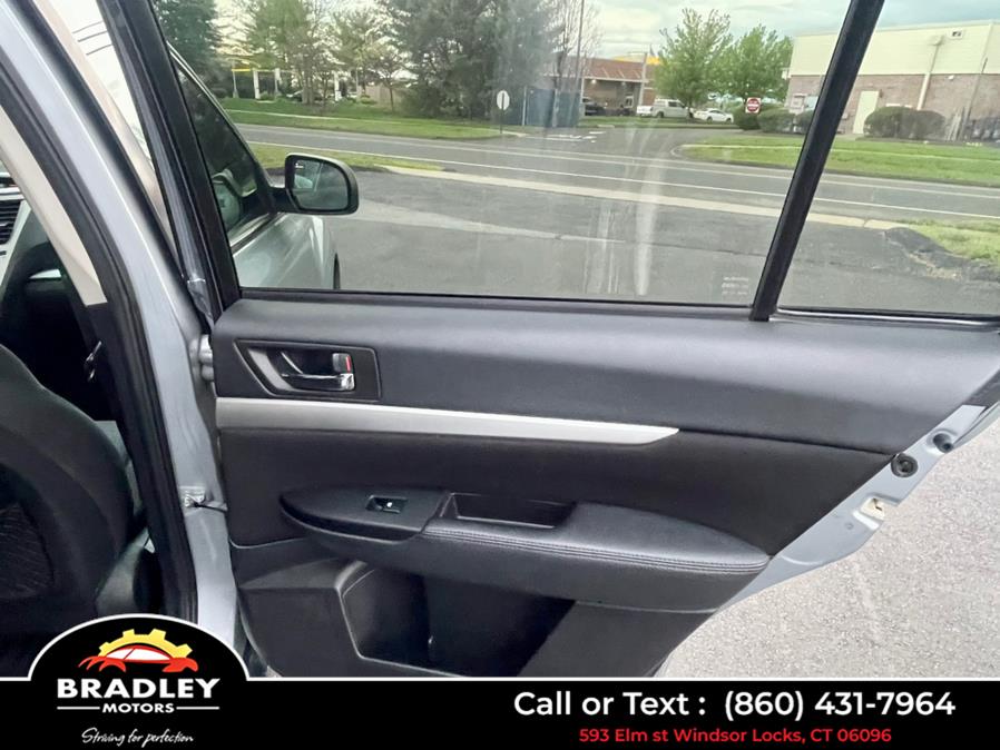 2013 Subaru Outback 2.5i Premium, available for sale in Windsor Locks, Connecticut | Bradley Motors Inc. Windsor Locks, Connecticut 2013 Subaru Outback 2.5i Premium, available for sale in Windsor Locks, Connecticut | Bradley Motors Inc. Windsor Locks, Connecticut