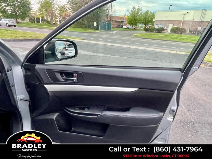 2013 Subaru Outback 2.5i Premium, available for sale in Windsor Locks, Connecticut | Bradley Motors Inc. Windsor Locks, Connecticut 2013 Subaru Outback 2.5i Premium, available for sale in Windsor Locks, Connecticut | Bradley Motors Inc. Windsor Locks, Connecticut