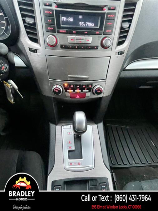 2013 Subaru Outback 2.5i Premium, available for sale in Windsor Locks, Connecticut | Bradley Motors Inc. Windsor Locks, Connecticut 2013 Subaru Outback 2.5i Premium, available for sale in Windsor Locks, Connecticut | Bradley Motors Inc. Windsor Locks, Connecticut