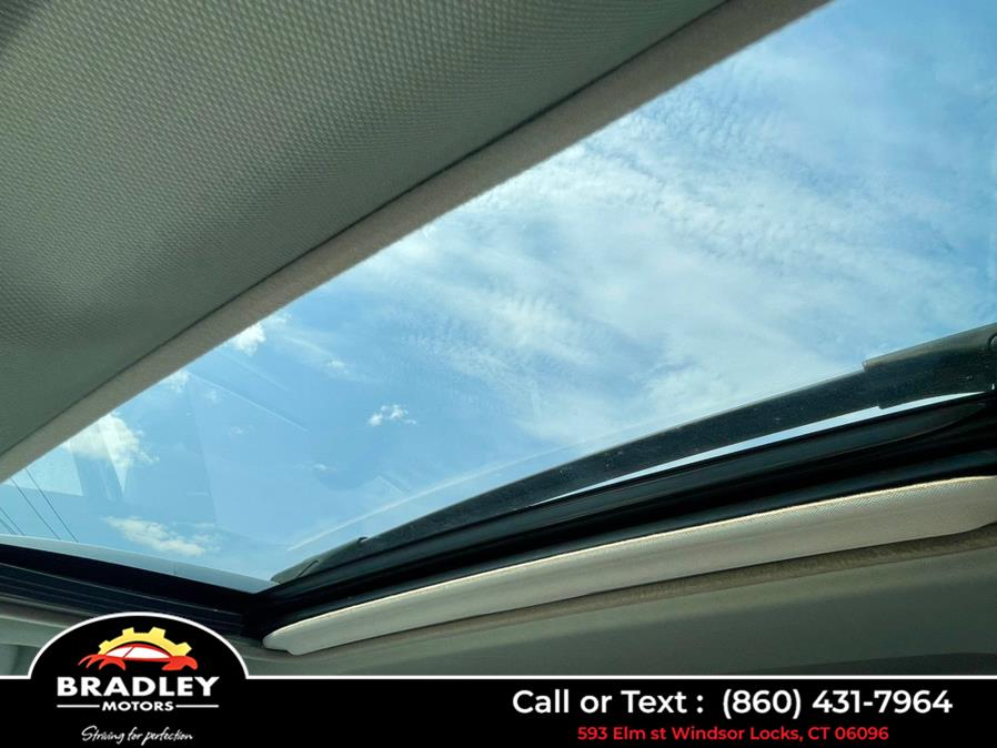 2014 Toyota RAV4 XLE AWD, available for sale in Windsor Locks, Connecticut | Bradley Motors Inc. Windsor Locks, Connecticut 2014 Toyota RAV4 XLE AWD, available for sale in Windsor Locks, Connecticut | Bradley Motors Inc. Windsor Locks, Connecticut