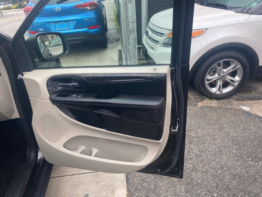 2014 Dodge Grand Caravan 4dr Wgn SXT, available for sale in Middle Village, New York | Middle Village Motors . Middle Village, New York 2014 Dodge Grand Caravan 4dr Wgn SXT, available for sale in Middle Village, New York | Middle Village Motors . Middle Village, New York