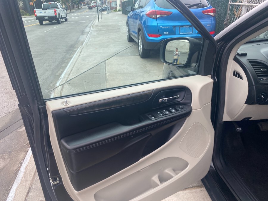 2014 Dodge Grand Caravan 4dr Wgn SXT, available for sale in Middle Village, New York | Middle Village Motors . Middle Village, New York 2014 Dodge Grand Caravan 4dr Wgn SXT, available for sale in Middle Village, New York | Middle Village Motors . Middle Village, New York