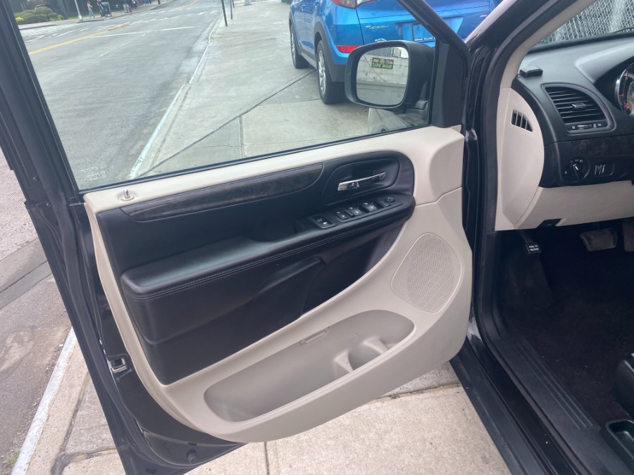 2014 Dodge Grand Caravan 4dr Wgn SXT, available for sale in Middle Village, New York | Middle Village Motors . Middle Village, New York 2014 Dodge Grand Caravan 4dr Wgn SXT, available for sale in Middle Village, New York | Middle Village Motors . Middle Village, New York