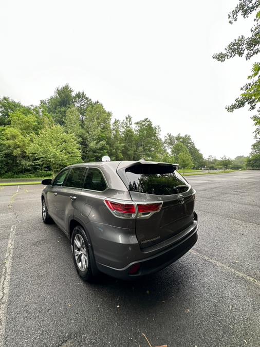 2014 Toyota Highlander 4dr Sdn CVT LE Plus (Natl), available for sale in New Britain, Connecticut | Supreme Automotive. New Britain, Connecticut 2014 Toyota Highlander 4dr Sdn CVT LE Plus (Natl), available for sale in New Britain, Connecticut | Supreme Automotive. New Britain, Connecticut