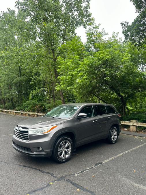 2014 Toyota Highlander 4dr Sdn CVT LE Plus (Natl), available for sale in New Britain, Connecticut | Supreme Automotive. New Britain, Connecticut 2014 Toyota Highlander 4dr Sdn CVT LE Plus (Natl), available for sale in New Britain, Connecticut | Supreme Automotive. New Britain, Connecticut