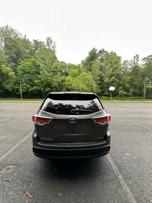 2014 Toyota Highlander 4dr Sdn CVT LE Plus (Natl), available for sale in New Britain, Connecticut | Supreme Automotive. New Britain, Connecticut 2014 Toyota Highlander 4dr Sdn CVT LE Plus (Natl), available for sale in New Britain, Connecticut | Supreme Automotive. New Britain, Connecticut
