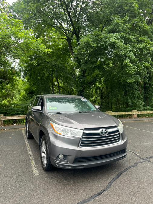 2014 Toyota Highlander 4dr Sdn CVT LE Plus (Natl), available for sale in New Britain, Connecticut | Supreme Automotive. New Britain, Connecticut 2014 Toyota Highlander 4dr Sdn CVT LE Plus (Natl), available for sale in New Britain, Connecticut | Supreme Automotive. New Britain, Connecticut