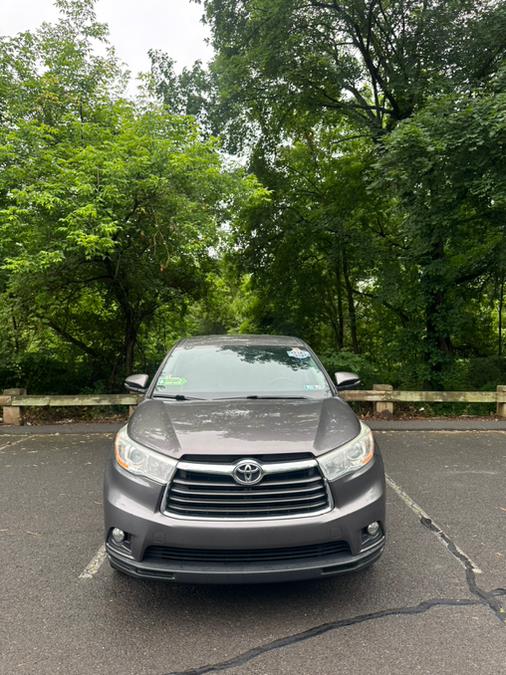 2014 Toyota Highlander 4dr Sdn CVT LE Plus (Natl), available for sale in New Britain, Connecticut | Supreme Automotive. New Britain, Connecticut 2014 Toyota Highlander 4dr Sdn CVT LE Plus (Natl), available for sale in New Britain, Connecticut | Supreme Automotive. New Britain, Connecticut