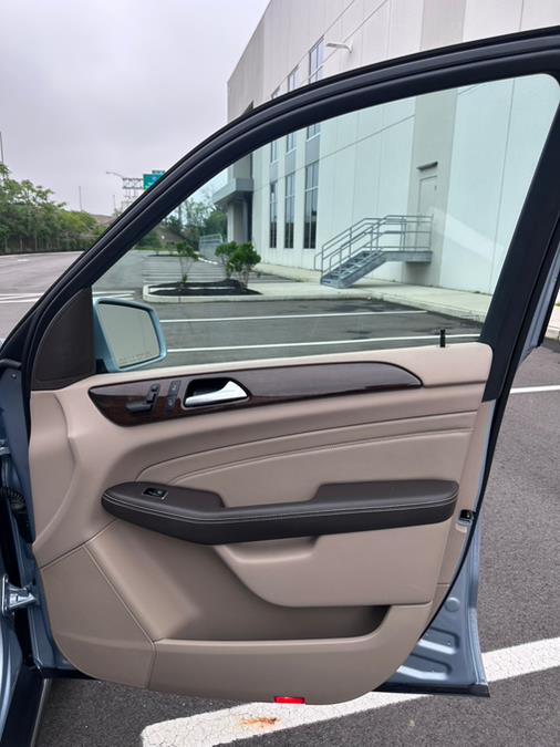 2014 Mercedes-Benz M-Class 4MATIC 4dr ML 350, available for sale in Garfield, New Jersey | Mikes Auto Sales LLC. Garfield, New Jersey 2014 Mercedes-Benz M-Class 4MATIC 4dr ML 350, available for sale in Garfield, New Jersey | Mikes Auto Sales LLC. Garfield, New Jersey