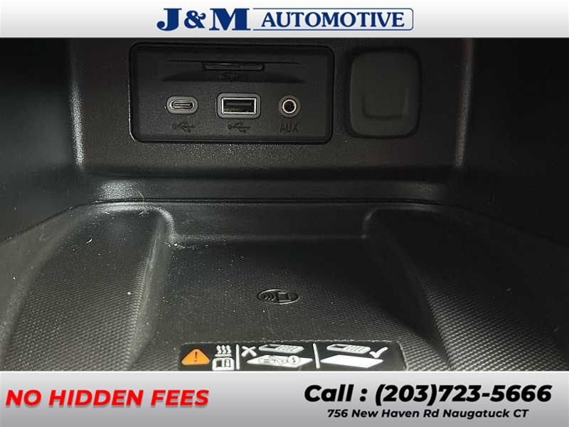 2021 Chevrolet Equinox Premier, available for sale in Naugatuck, Connecticut | J&M Automotive Sls&Svc LLC. Naugatuck, Connecticut 2021 Chevrolet Equinox Premier, available for sale in Naugatuck, Connecticut | J&M Automotive Sls&Svc LLC. Naugatuck, Connecticut