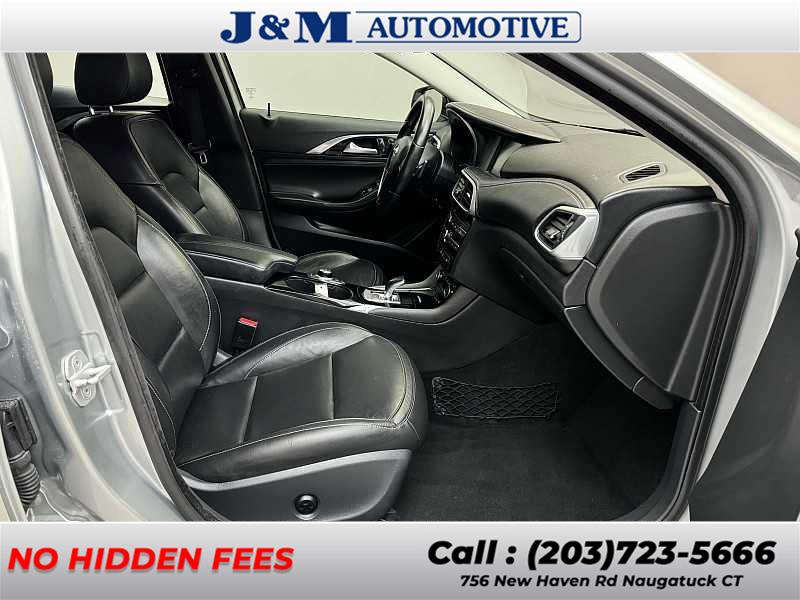 2018 Infiniti Qx30 Luxury, available for sale in Naugatuck, Connecticut | J&M Automotive Sls&Svc LLC. Naugatuck, Connecticut 2018 Infiniti Qx30 Luxury, available for sale in Naugatuck, Connecticut | J&M Automotive Sls&Svc LLC. Naugatuck, Connecticut
