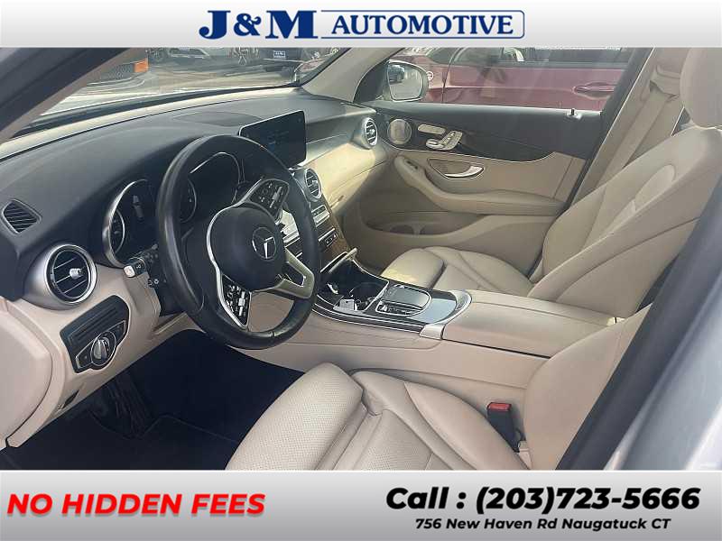 2021 Mercedes Benz GLC 300 photo 2