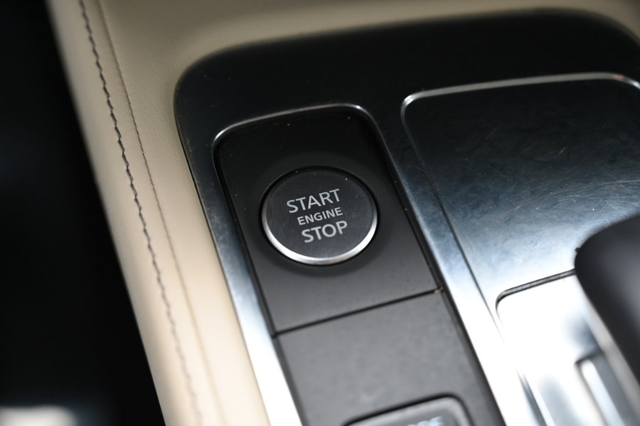 2022 INFINITI QX60 LUXE AWD, available for sale in Waterbury, Connecticut | Highline Car Connection. Waterbury, Connecticut 2022 INFINITI QX60 LUXE AWD, available for sale in Waterbury, Connecticut | Highline Car Connection. Waterbury, Connecticut