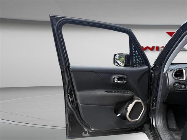 2016 Jeep Renegade Latitude, available for sale in Stratford, Connecticut | Wiz Leasing Inc. Stratford, Connecticut 2016 Jeep Renegade Latitude, available for sale in Stratford, Connecticut | Wiz Leasing Inc. Stratford, Connecticut