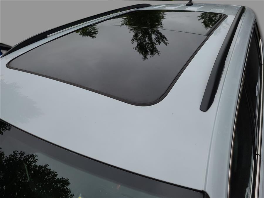 2018 Volkswagen Tiguan 2.0T SEL 4MOTION, available for sale in Canton, Connecticut | Lava Motors. Canton, Connecticut 2018 Volkswagen Tiguan 2.0T SEL 4MOTION, available for sale in Canton, Connecticut | Lava Motors. Canton, Connecticut