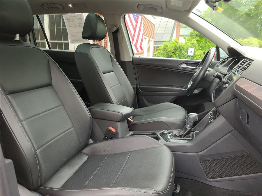 2018 Volkswagen Tiguan 2.0T SEL 4MOTION, available for sale in Canton, Connecticut | Lava Motors. Canton, Connecticut 2018 Volkswagen Tiguan 2.0T SEL 4MOTION, available for sale in Canton, Connecticut | Lava Motors. Canton, Connecticut
