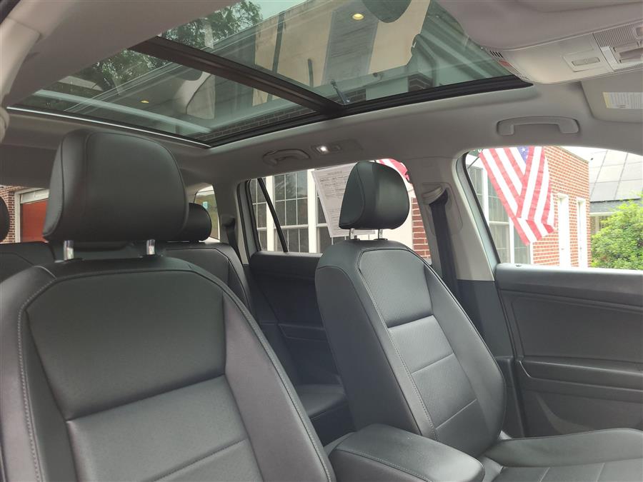 2018 Volkswagen Tiguan 2.0T SEL 4MOTION, available for sale in Canton, Connecticut | Lava Motors. Canton, Connecticut 2018 Volkswagen Tiguan 2.0T SEL 4MOTION, available for sale in Canton, Connecticut | Lava Motors. Canton, Connecticut