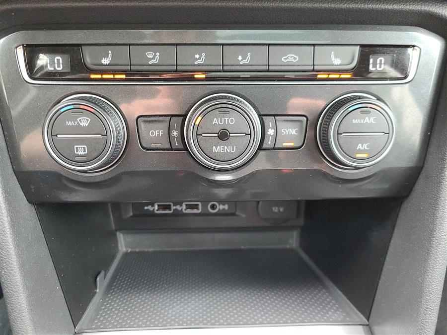 2018 Volkswagen Tiguan 2.0T SEL 4MOTION, available for sale in Canton, Connecticut | Lava Motors. Canton, Connecticut 2018 Volkswagen Tiguan 2.0T SEL 4MOTION, available for sale in Canton, Connecticut | Lava Motors. Canton, Connecticut