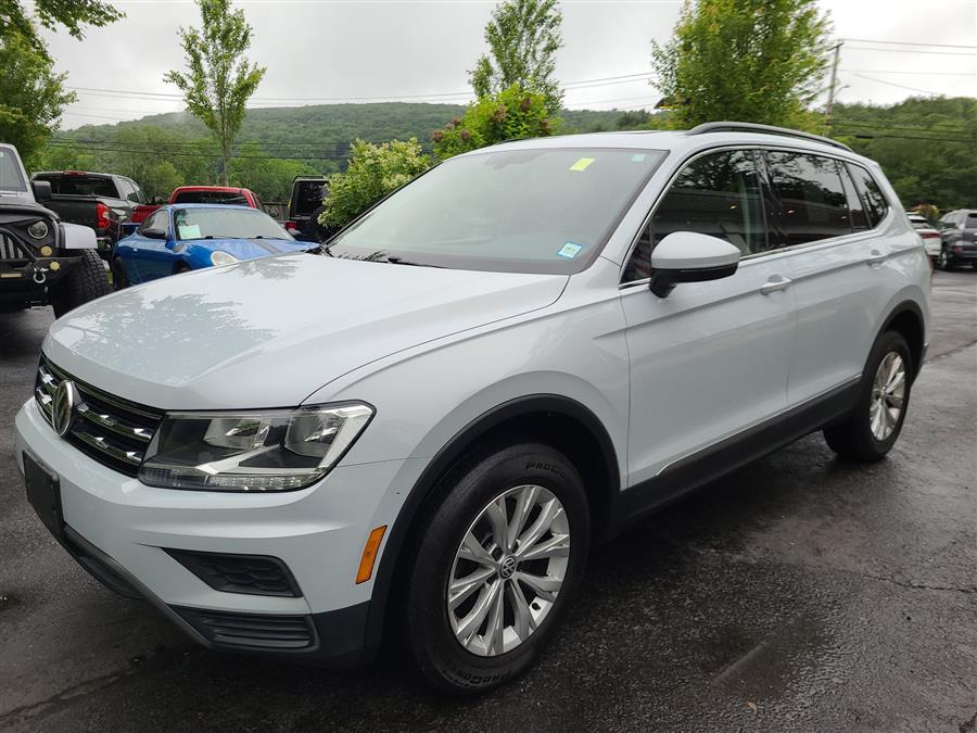 2018 Volkswagen Tiguan 2.0T SEL 4MOTION, available for sale in Canton, Connecticut | Lava Motors. Canton, Connecticut 2018 Volkswagen Tiguan 2.0T SEL 4MOTION, available for sale in Canton, Connecticut | Lava Motors. Canton, Connecticut