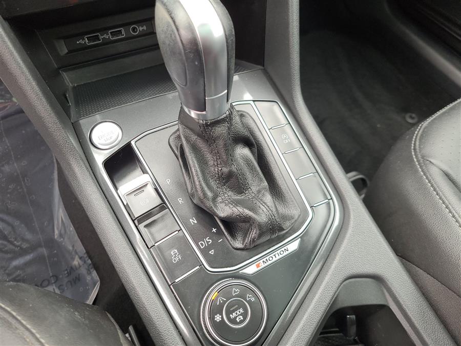 2018 Volkswagen Tiguan 2.0T SEL 4MOTION, available for sale in Canton, Connecticut | Lava Motors. Canton, Connecticut 2018 Volkswagen Tiguan 2.0T SEL 4MOTION, available for sale in Canton, Connecticut | Lava Motors. Canton, Connecticut