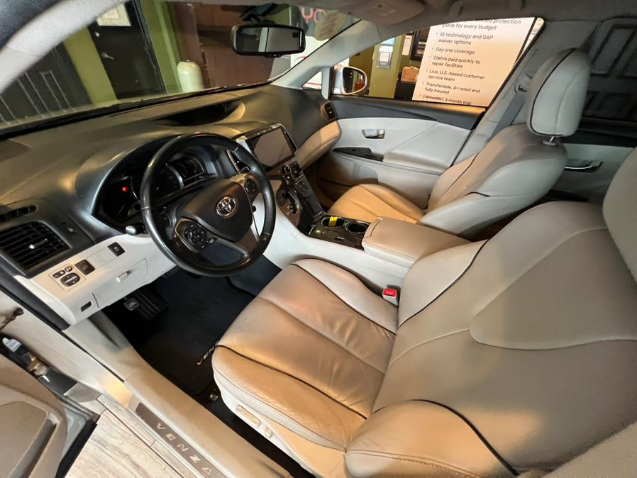2014 Toyota Venza 4dr Wgn V6 FWD XLE (Natl), available for sale in West Hartford, Connecticut | AutoMax. West Hartford, Connecticut 2014 Toyota Venza 4dr Wgn V6 FWD XLE (Natl), available for sale in West Hartford, Connecticut | AutoMax. West Hartford, Connecticut