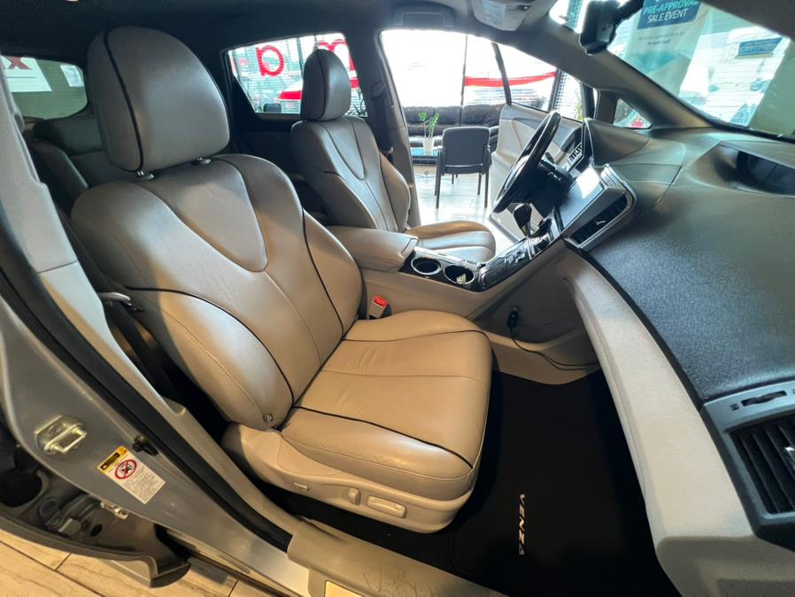 2014 Toyota Venza 4dr Wgn V6 FWD XLE (Natl), available for sale in West Hartford, Connecticut | AutoMax. West Hartford, Connecticut 2014 Toyota Venza 4dr Wgn V6 FWD XLE (Natl), available for sale in West Hartford, Connecticut | AutoMax. West Hartford, Connecticut