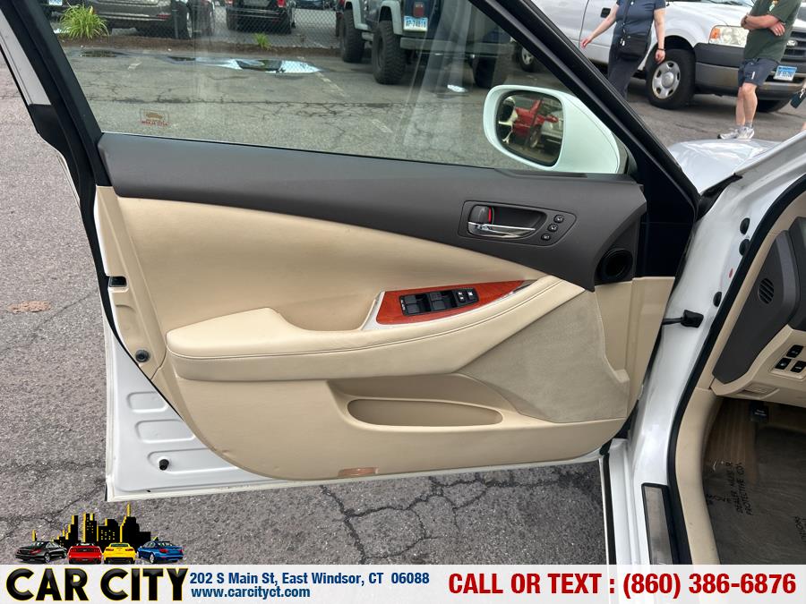 2010 Lexus ES 350 4dr Sdn, available for sale in East Windsor, Connecticut | Car City LLC. East Windsor, Connecticut 2010 Lexus ES 350 4dr Sdn, available for sale in East Windsor, Connecticut | Car City LLC. East Windsor, Connecticut