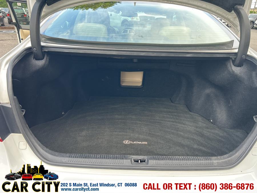 2010 Lexus ES 350 4dr Sdn, available for sale in East Windsor, Connecticut | Car City LLC. East Windsor, Connecticut 2010 Lexus ES 350 4dr Sdn, available for sale in East Windsor, Connecticut | Car City LLC. East Windsor, Connecticut