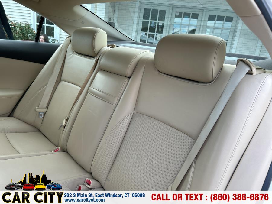 2010 Lexus ES 350 4dr Sdn, available for sale in East Windsor, Connecticut | Car City LLC. East Windsor, Connecticut 2010 Lexus ES 350 4dr Sdn, available for sale in East Windsor, Connecticut | Car City LLC. East Windsor, Connecticut