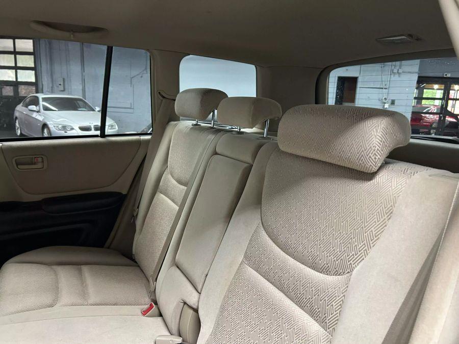 2002 Toyota Highlander Sport Utility 4D, available for sale in Garfield, New Jersey | Urban Motors Collection. Garfield, New Jersey 2002 Toyota Highlander Sport Utility 4D, available for sale in Garfield, New Jersey | Urban Motors Collection. Garfield, New Jersey