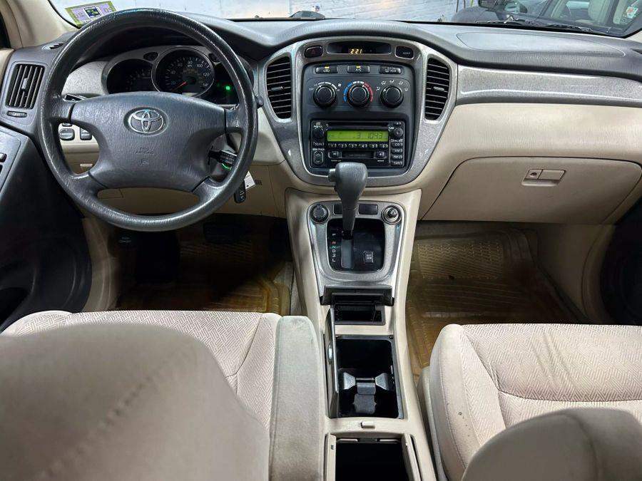 2002 Toyota Highlander Sport Utility 4D, available for sale in Garfield, New Jersey | Urban Motors Collection. Garfield, New Jersey 2002 Toyota Highlander Sport Utility 4D, available for sale in Garfield, New Jersey | Urban Motors Collection. Garfield, New Jersey