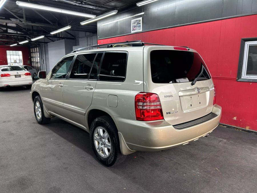 2002 Toyota Highlander Sport Utility 4D, available for sale in Garfield, New Jersey | Urban Motors Collection. Garfield, New Jersey 2002 Toyota Highlander Sport Utility 4D, available for sale in Garfield, New Jersey | Urban Motors Collection. Garfield, New Jersey