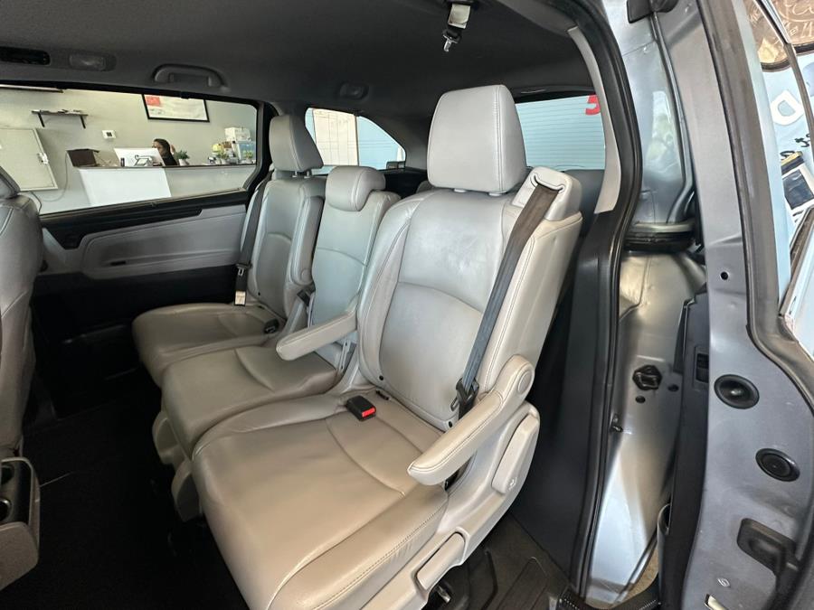 2019 Honda Odyssey EX-L Auto, available for sale in Inwood, New York | 5 Towns Drive. Inwood, New York 2019 Honda Odyssey EX-L Auto, available for sale in Inwood, New York | 5 Towns Drive. Inwood, New York