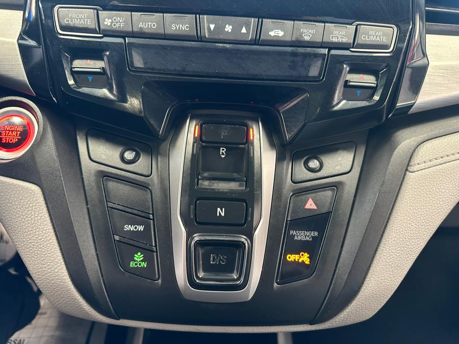 2019 Honda Odyssey EX-L Auto, available for sale in Inwood, New York | 5 Towns Drive. Inwood, New York 2019 Honda Odyssey EX-L Auto, available for sale in Inwood, New York | 5 Towns Drive. Inwood, New York