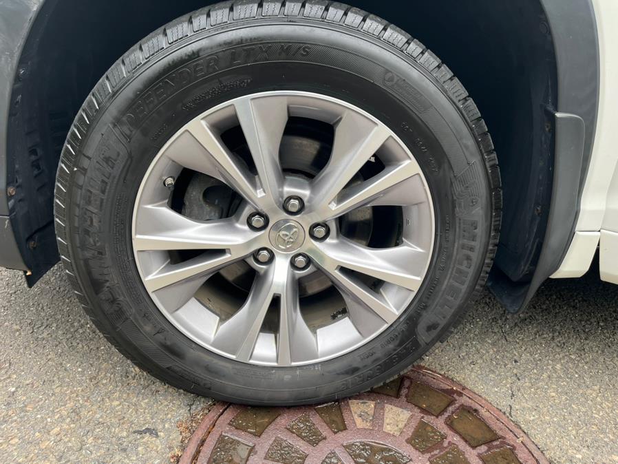 2015 Toyota Highlander AWD 4dr V6 XLE (Natl), available for sale in New Britain, Connecticut | Supreme Automotive. New Britain, Connecticut 2015 Toyota Highlander AWD 4dr V6 XLE (Natl), available for sale in New Britain, Connecticut | Supreme Automotive. New Britain, Connecticut
