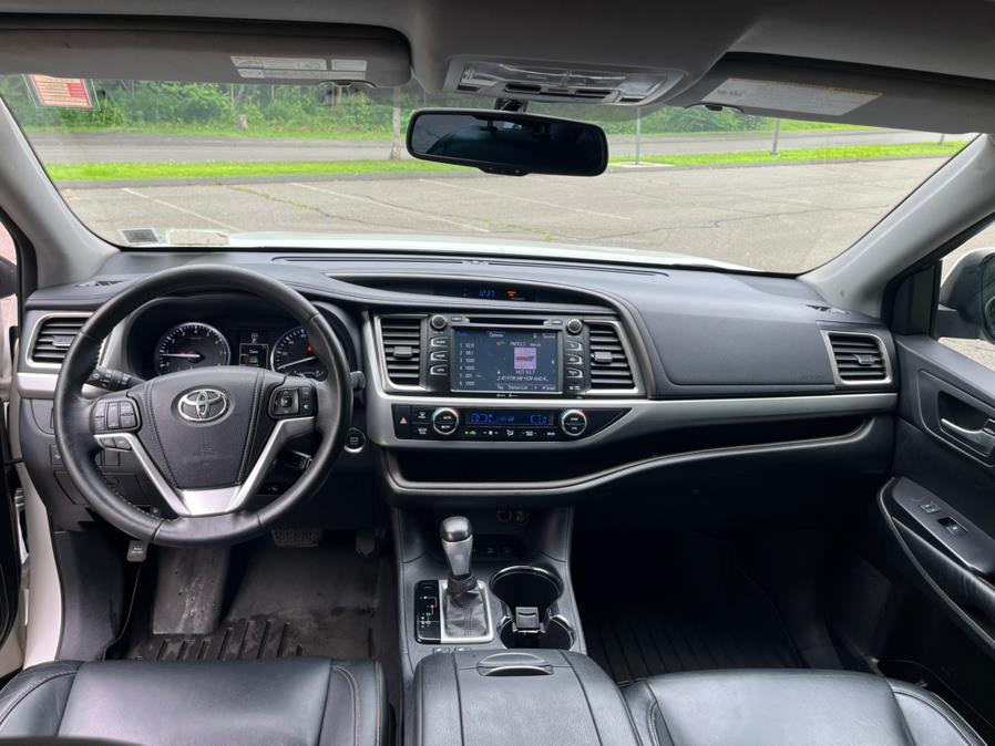 2015 Toyota Highlander AWD 4dr V6 XLE (Natl), available for sale in New Britain, Connecticut | Supreme Automotive. New Britain, Connecticut 2015 Toyota Highlander AWD 4dr V6 XLE (Natl), available for sale in New Britain, Connecticut | Supreme Automotive. New Britain, Connecticut